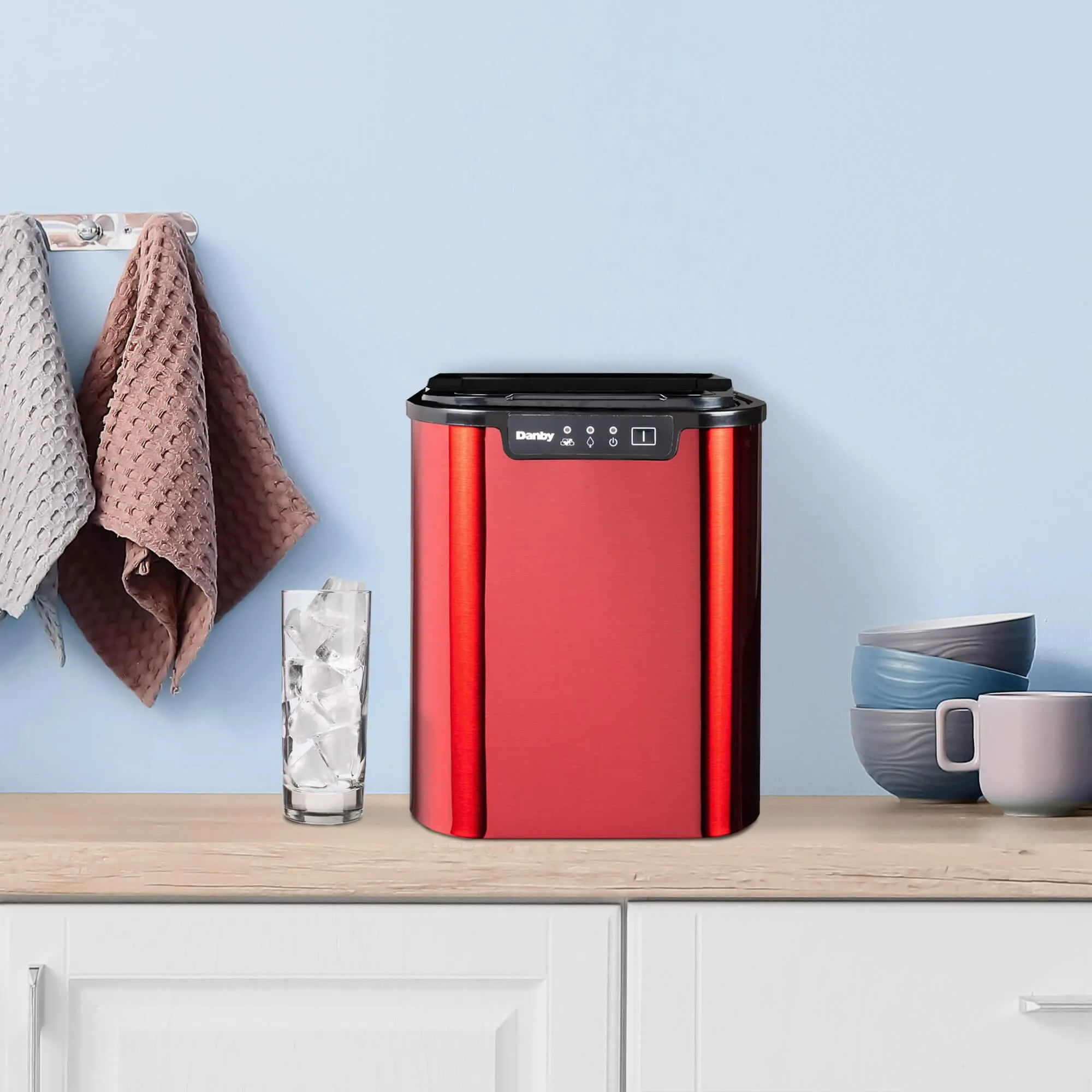 Danby DIM2500RDB Danby 2 Lb Ice Maker