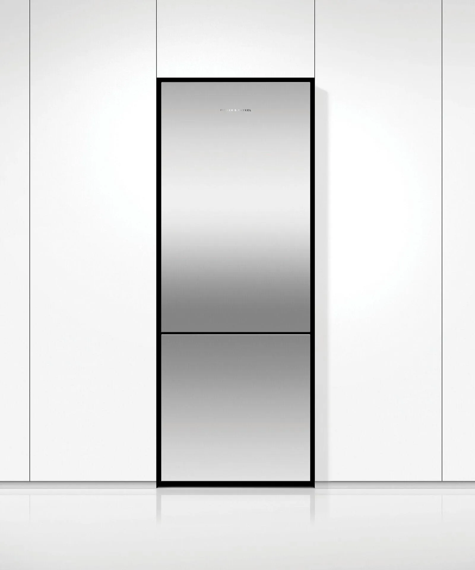 Fisher & Paykel RF135BLPJX6N Freestanding Refrigerator Freezer. 25. 13.5 Cu Ft. Ice
