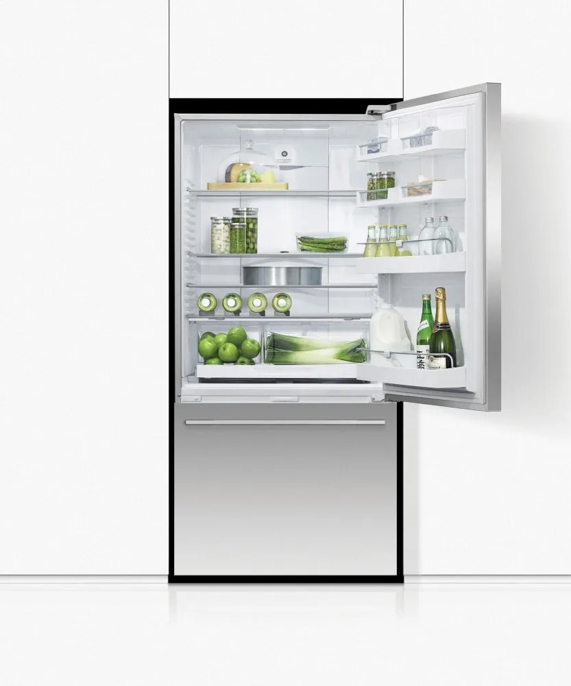 Fisher & Paykel RF170WDRJX5 Freestanding Refrigerator Freezer. 32. 17.1 Cu Ft. Ice