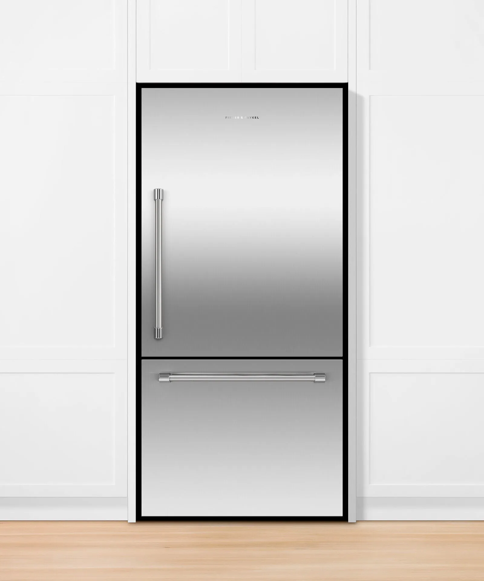 Fisher & Paykel RF170WRKJX6 Freestanding Refrigerator Freezer. 32. 17.1 Cu Ft. Ice