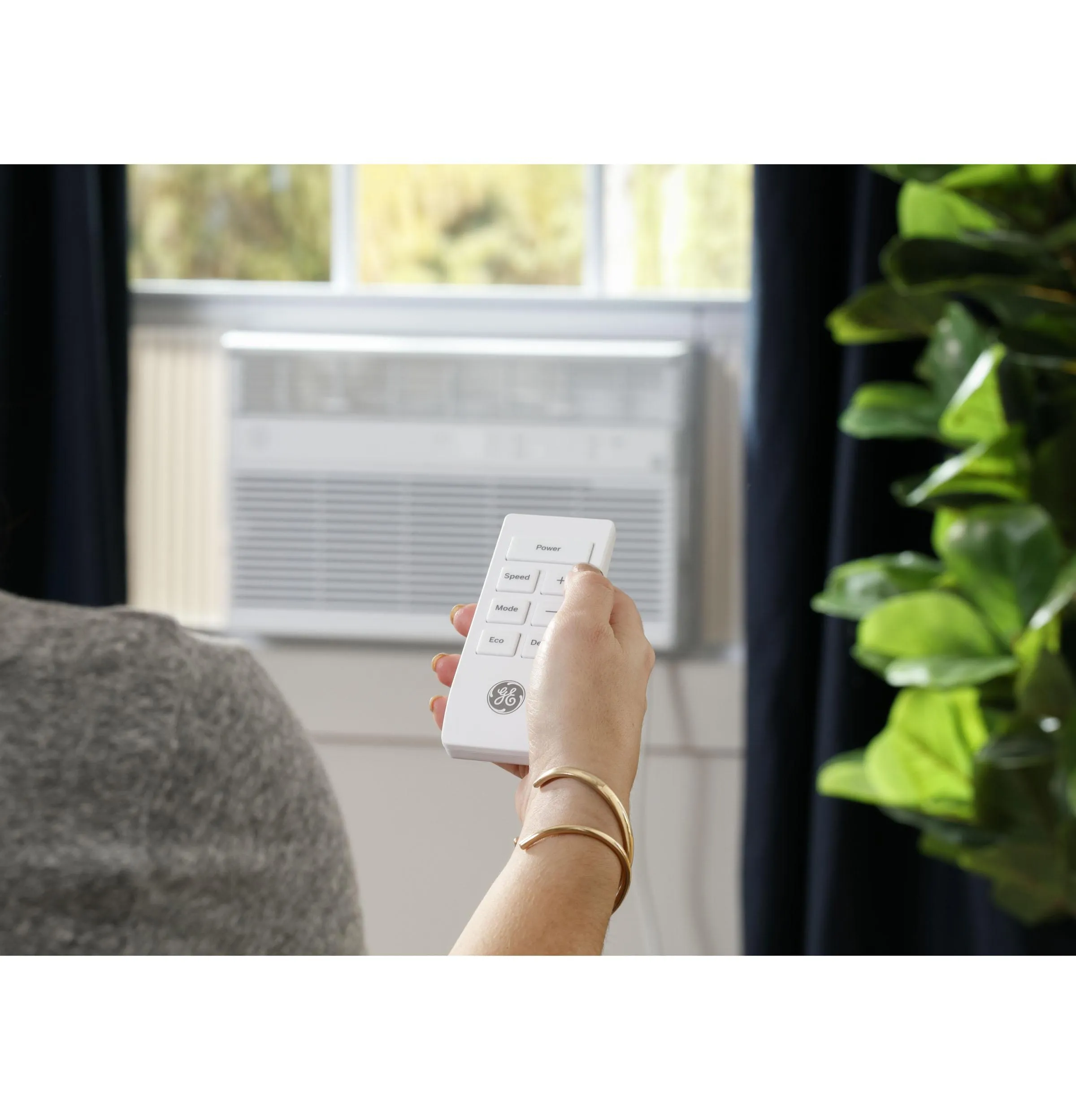 Ge Appliances AHE18DZ Ge 18.000 Btu Heat/Cool Electronic Window Air Conditioner For Extra-Large Rooms Up To 1000 Sq. Ft.