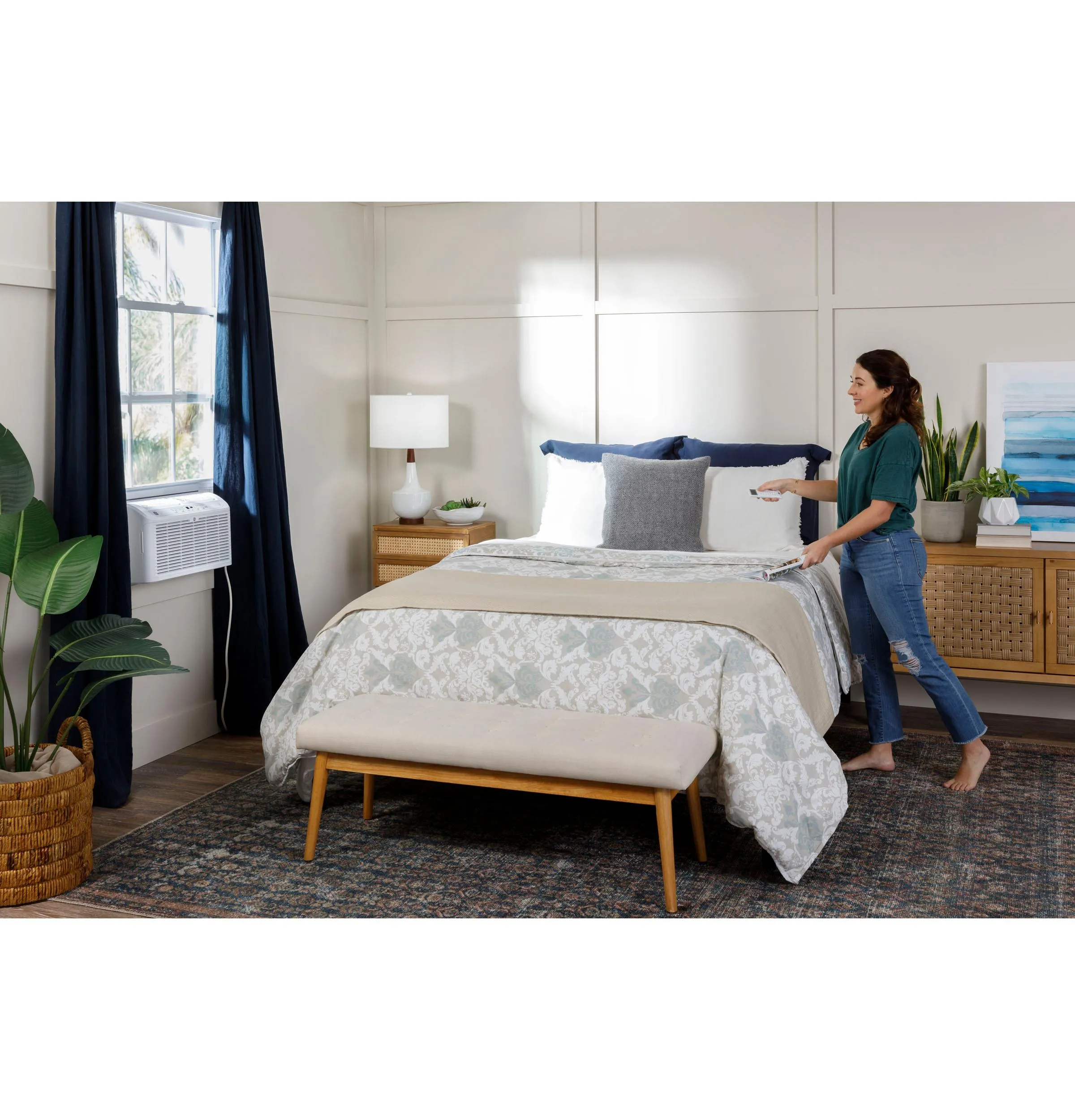 Ge Appliances AHEL06BB Ge 6.200 Btu Ultra Quiet Window Air Conditioner For Small Rooms Up To 250 Sq. Ft.