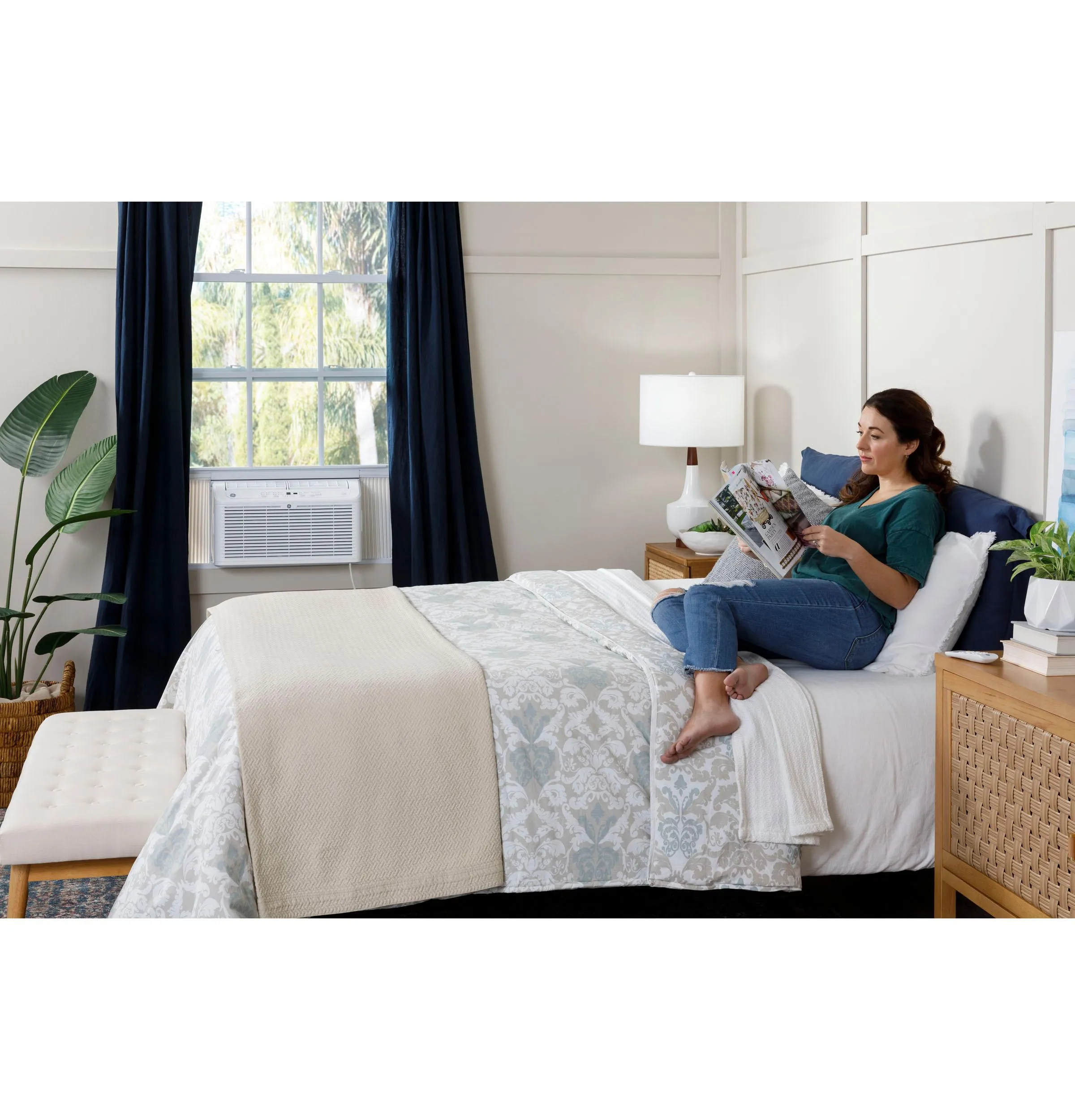 Ge Appliances AHEL08BB Ge 8.000 Btu Ultra Quiet Window Air Conditioner For Medium Rooms Up To 350 Sq. Ft.
