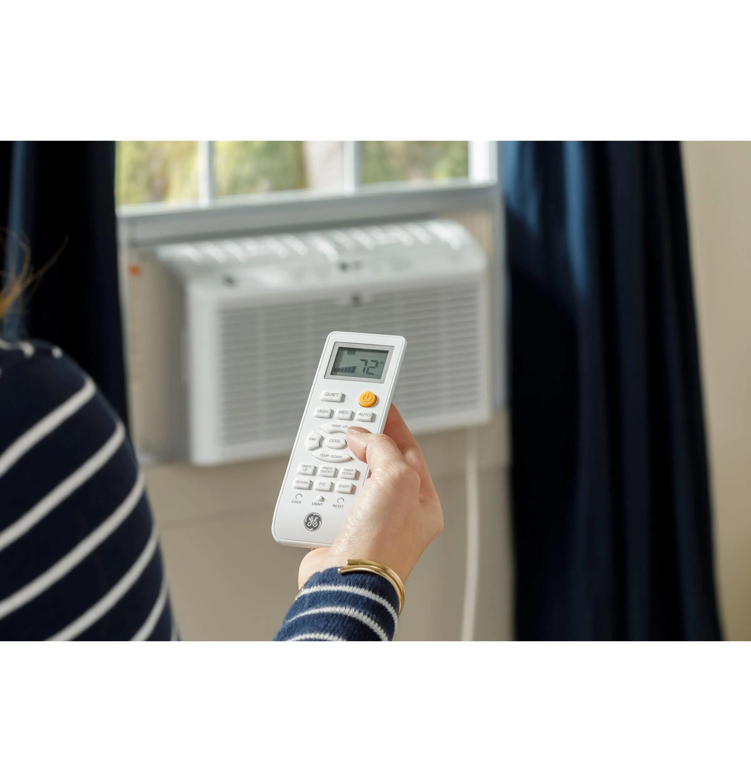 Ge Appliances AHEL08BB Ge 8.000 Btu Ultra Quiet Window Air Conditioner For Medium Rooms Up To 350 Sq. Ft.