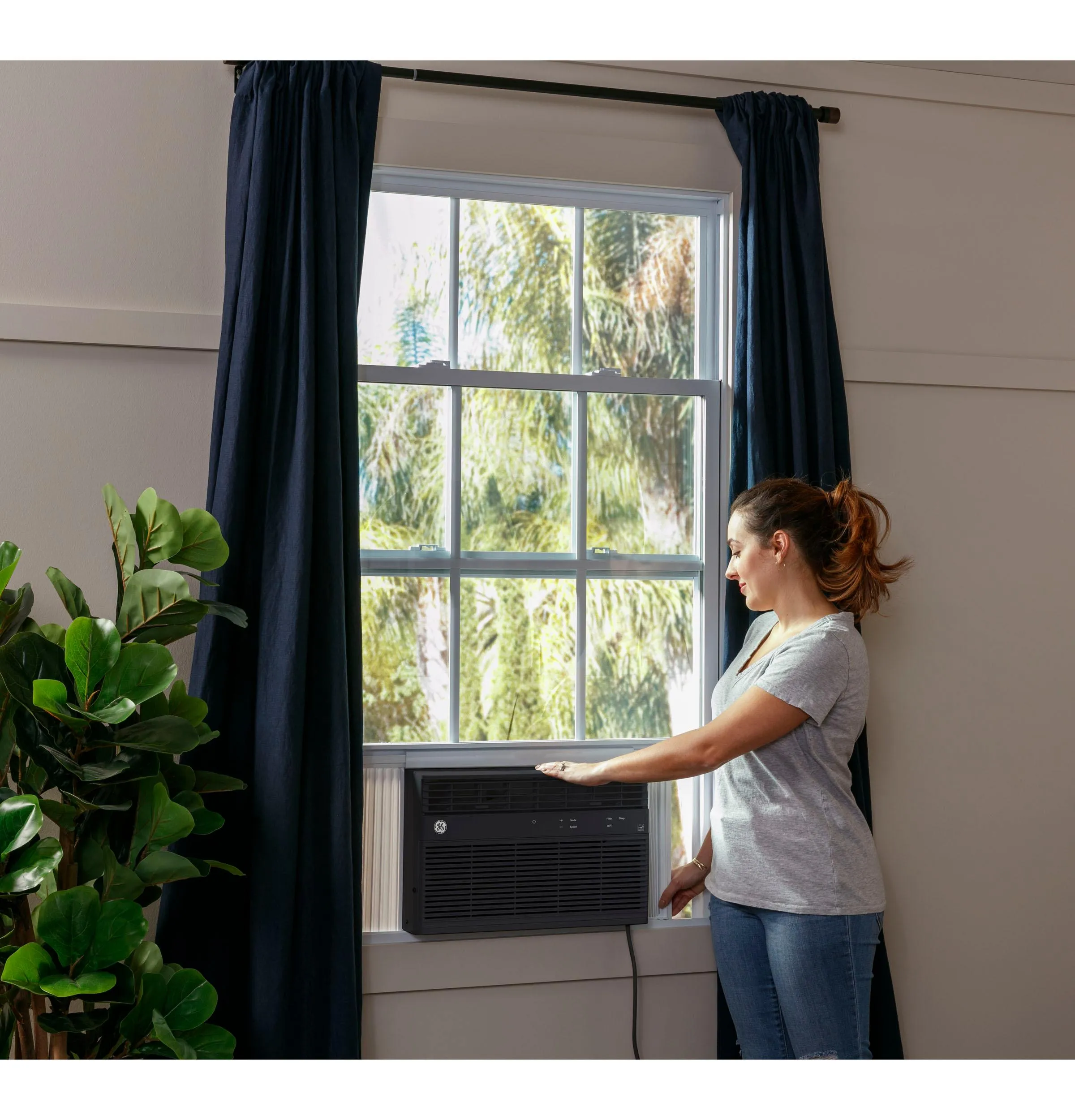 Ge Appliances AHEU08BC Ge Energy Star 8.000 Btu Smart Electronic Window Air Conditioner For Medium Rooms Up To 350 Sq. Ft.. Black