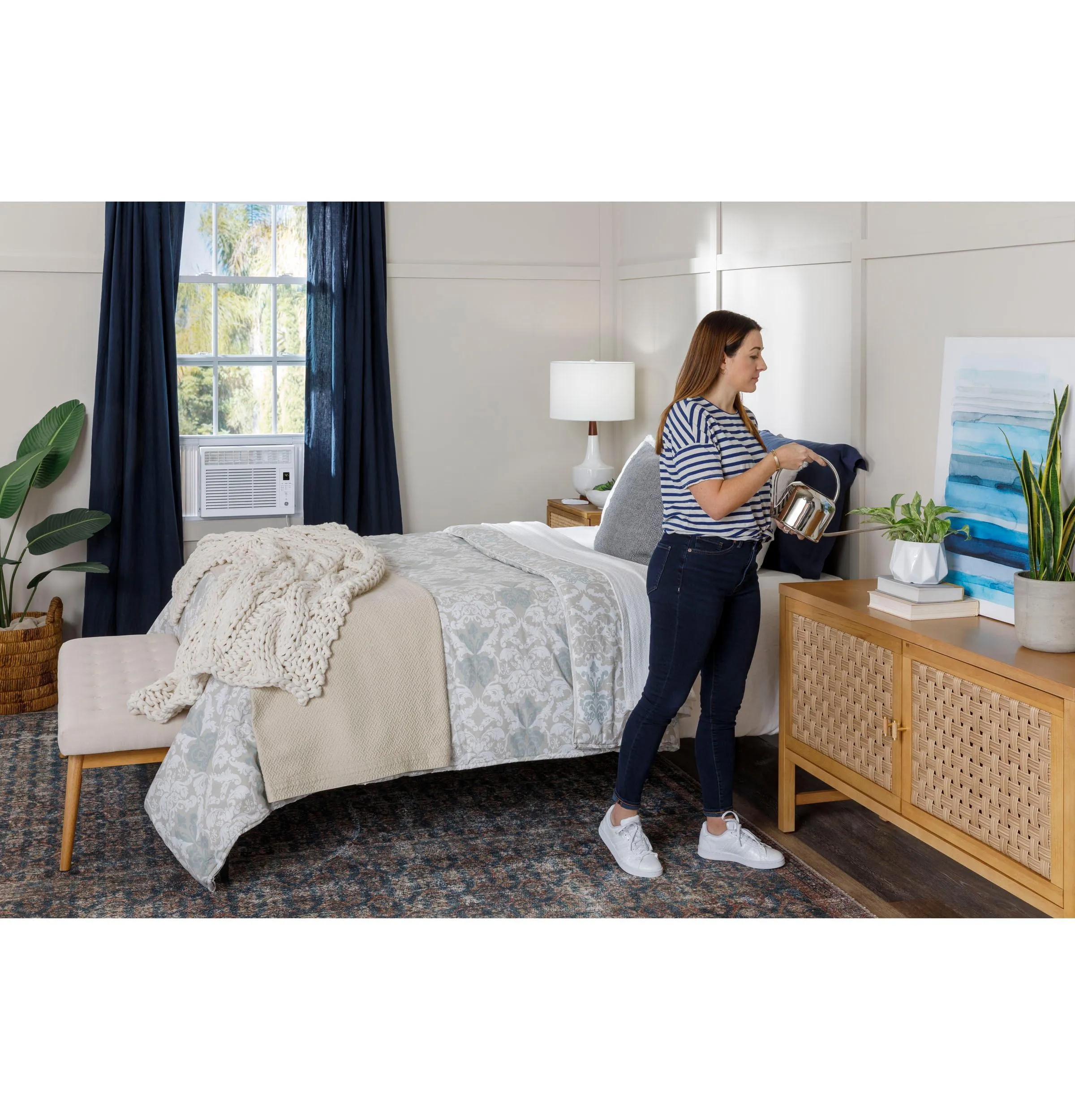 Ge Appliances AHW05LZ Ge 5.000 Btu Electronic Window Air Conditioner For Small Rooms Up To 150 Sq Ft.