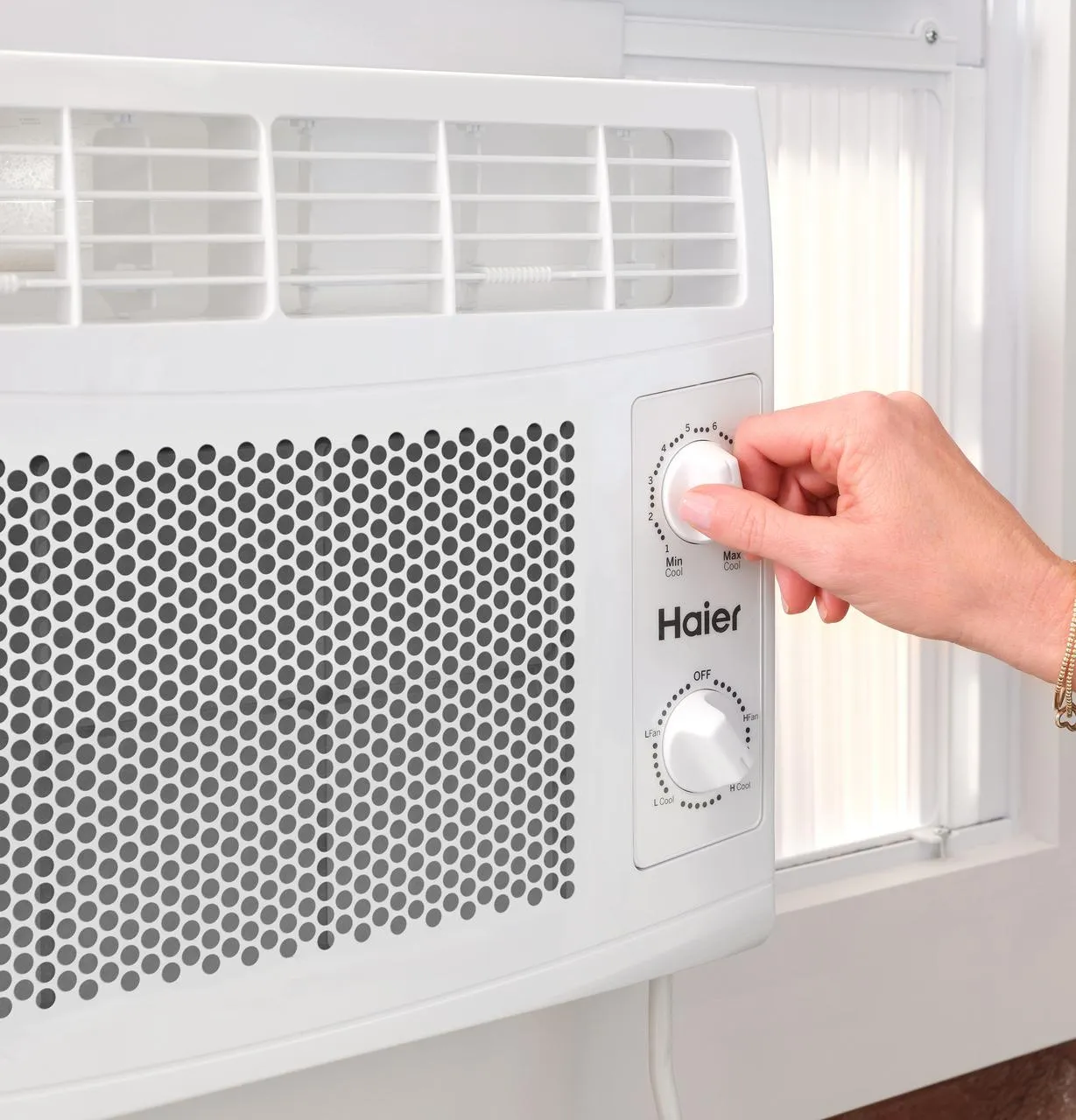 Haier QHEC05AC Haier 5.000 Btu Mechanical Window Air Conditioner For Small Rooms Up To 150 Sq Ft.