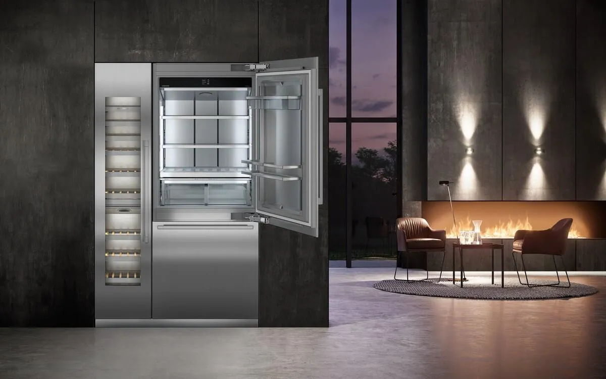 Liebherr MCB3651 Combined Refrigerator-Freezer With Biofresh And Nofrost For Integrated Use