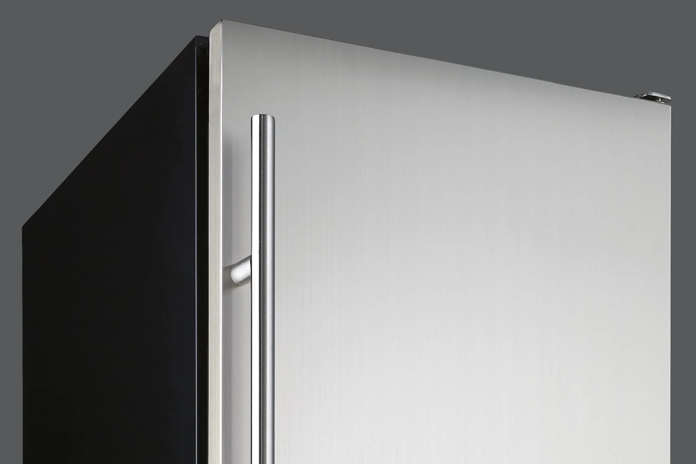 Silhouette DIM32D2BSSPR Mosel - 15 Undercounter Ice Maker