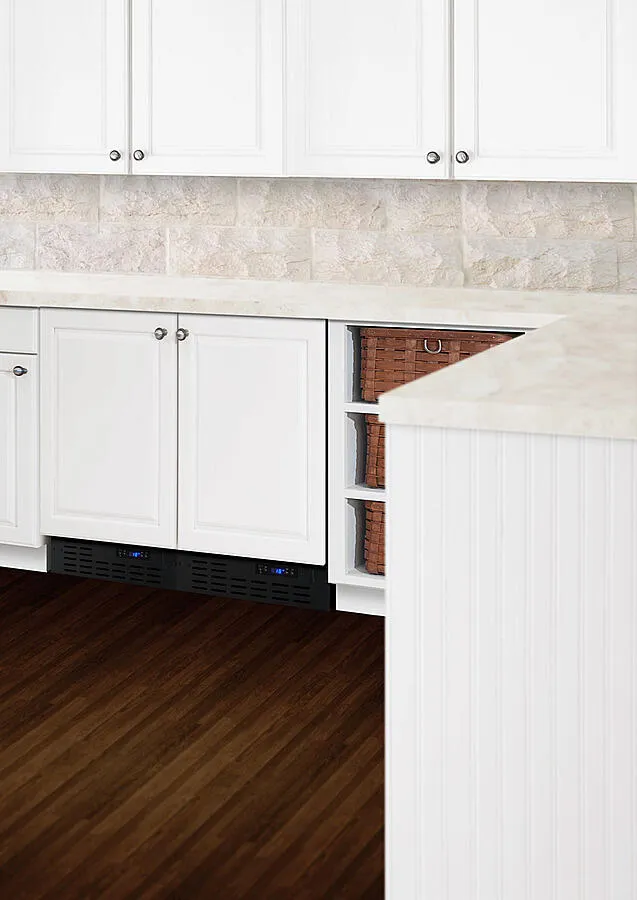 Summit BIM18IFADA 18 8 Lb. Drain-Free Icemaker. Ada Compliant
